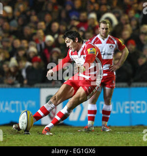 Leicester, Regno Unito. Xiii Febbraio, 2015. Aviva Premiership. Leicester Tigers versus Gloucester Rugby. James gancio (Gloucester) calci la prima sanzione. © Azione Sport Plus/Alamy Live News Foto Stock