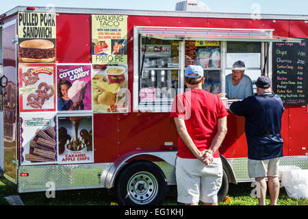 Sebastian Florida, Sebastian River Waterfront fine Art and Music Festival, food truck, venditore venditori venditori venditori, stand bancarelle commerciante mercato m Foto Stock