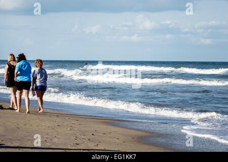 Fort ft. Pierce Florida, Hutchinson Barrier Island, Fort Pierce Inlet Water state Park, Atlantic Ocean Water Beach spiagge, sabbia, surf, onde, adulti w Foto Stock