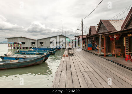 Masticare Jetty (aka Seh masticare Keo), un lungomare storico insediamento di George Town, Penang, Malaysia. Foto Stock