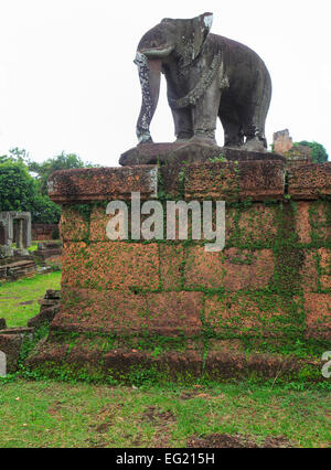 East Mebon tempio (952), Angkor, Cambogia Foto Stock