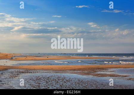 Sul mare del sud della Cina spiaggia vicino Tam Ky, Vietnam Foto Stock