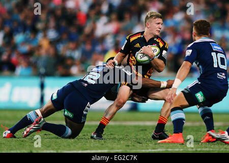 Auckland, Nuova Zelanda. Xiv Feb, 2015. Damian McKenzie dei capi in azione. Super partita di rugby, Blues (Auckland) rispetto a capi (Hamilton) in corrispondenza QBE Stadium, Auckland, Nuova Zelanda. Sabato 14 febbraio 2015. I capi ha esaurito i vincitori da 18-23 in un vicino derby. © Azione Sport Plus/Alamy Live News Foto Stock