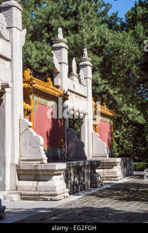 Il Dragone e la Fenice Gate, Via Sacra delle tombe Ming Changling, Pechino, Cina Foto Stock