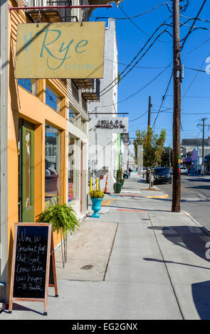 Magazine Street in Touro vicinato di Central City, New Orleans, Lousiana, STATI UNITI D'AMERICA Foto Stock