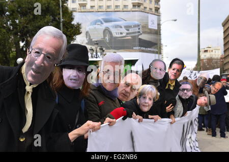 Madrid, Spagna. Xiv Feb, 2015. Persone che indossano maschere di politici nel corso di una manifestazione a Madrid contro il cittadino spagnolo di sicurezza (legge conosciuta come legge di gag). Credito: Marcos del Mazo/Alamy Live News Foto Stock