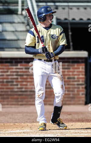 Atlanta, Georgia, Stati Uniti d'America. Xiv Feb, 2015. La doppia testata. Xiv Feb, 2015. La Georgia Tech giacche gialle ha ospitato la Fordham Rams a Russ Chandler Stadium di Atlanta in Georgia. Georgia Tech di Matt Gonzalez (14) passi alla piastra. Fordham sconfitto la Georgia Tech 9-4 nel primo gioco della doppia testata. Credito: csm/Alamy Live News Foto Stock