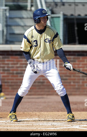 Atlanta, Georgia, Stati Uniti d'America. Xiv Feb, 2015. La doppia testata. Xiv Feb, 2015. La Georgia Tech giacche gialle ha ospitato la Fordham Rams a Russ Chandler Stadium di Atlanta in Georgia. Georgia Tech se Thomas Smith (13). Fordham sconfitto la Georgia Tech 9-4 nel primo gioco della doppia testata. Credito: csm/Alamy Live News Foto Stock