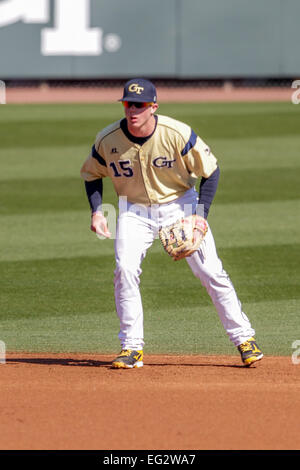 Atlanta, Georgia, Stati Uniti d'America. Xiv Feb, 2015. La doppia testata. Xiv Feb, 2015. La Georgia Tech giacche gialle ha ospitato la Fordham Rams a Russ Chandler Stadium di Atlanta in Georgia. Georgia Tech SS Connor Justus (15). Fordham sconfitto la Georgia Tech 9-4 nel primo gioco della doppia testata. Credito: csm/Alamy Live News Foto Stock