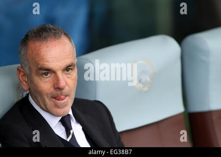 Udine, Italia. 15 Feb, 2015. Stefano Pioli Lazio allenatore durante il campionato italiano di una partita di calcio tra Udinese e Lazio di domenica 15 febbraio 2015 in Friuli Stadium. Credito: Andrea Spinelli/Alamy Live News Foto Stock