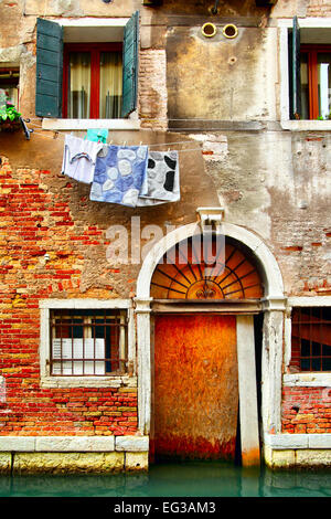 Vecchia casa di Canal a Venezia, Italia Foto Stock