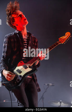 Assago Milano Italia. 14 febbraio 2015. Il British indie rock band GENGAHR esegue live al Mediolanum Forum apertura della mostra di Alt-J Credito: Rodolfo Sassano/Alamy Live News Foto Stock