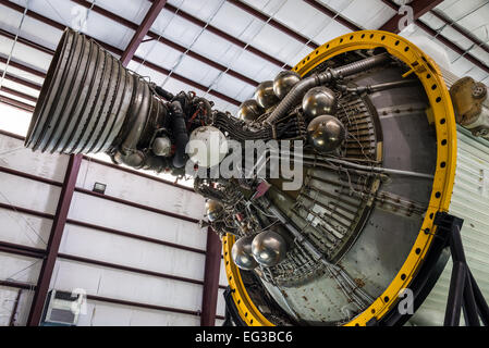 Il motore unico sulla fase III del Saturn V rocket presso la NASA Johnson Space Center a Houston, Texas, Stati Uniti d'America. Foto Stock