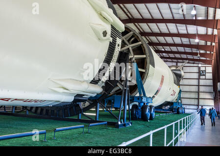 Saturn V rocket presso la NASA Johnson Space Center a Houston, Texas, Stati Uniti d'America. Foto Stock