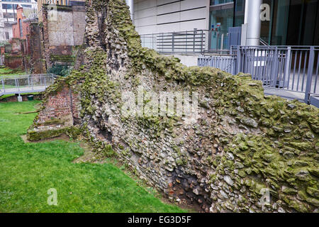 London City Wall rimane nobile Street City Of London REGNO UNITO Foto Stock