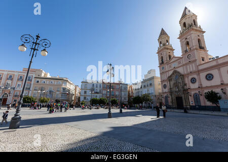 Plaza de San Antonio con la Iglesia de San Antonio, Cadice Foto Stock