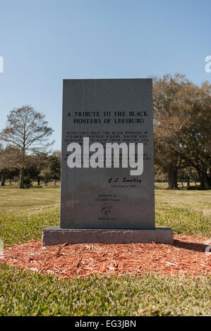 Un monumento eretto a Giardini veneziani in Leesburg, Florida per i pionieri del nero. Foto Stock