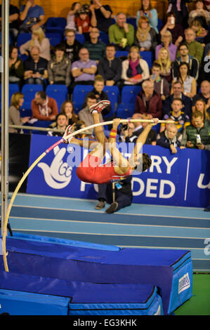 Sheffield, Regno Unito. 15 Feb, 2015. British Indoor Athletics Championship. Paul Walker a competere in Pole Vault. © Azione Sport Plus/Alamy Live News Foto Stock