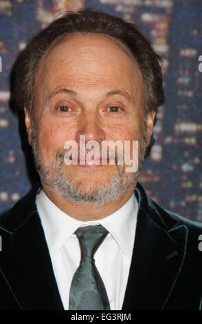 New York, New York, Stati Uniti d'America. 15 Feb, 2015. Attore BILLY CRYSTAL assiste gli arrivi per SNL quarantesimo anniversario speciale tenutasi il Rockefeller Plaza. Credito: Nancy Kaszerman/ZUMAPRESS.com/Alamy Live News Foto Stock