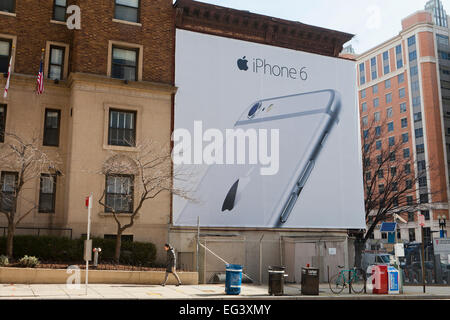 Apple iPhone 6 annuncio sul lato dell'edificio - Washington DC, Stati Uniti d'America Foto Stock