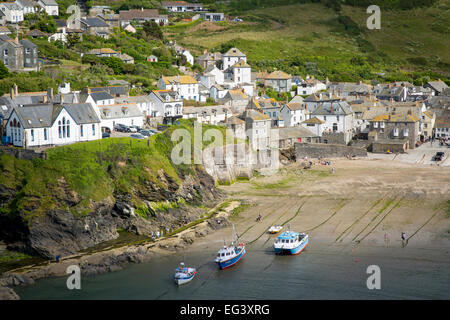 Città portuale di Port Isaac - in primo piano nella serie TV 'Doc Martin", Cornwall, England, Regno Unito Foto Stock