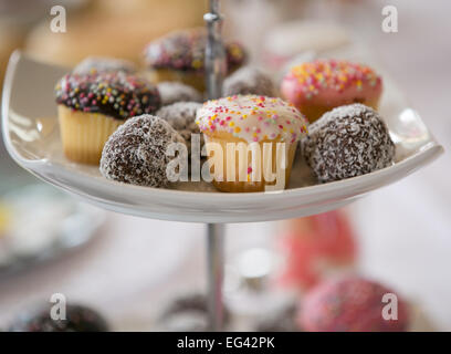 Mini torte al bambino della festa di compleanno Foto Stock