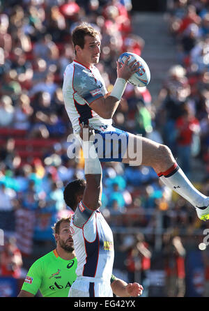 Las Vegas, Nevada, USA. Xvi Feb, 2015. USA Eagles Zack Prova è issato da Andrew Durutolo durante gli Stati Uniti Sevens Rugby Cup terzo posto gioco al Sam Boyd Stadium il 15 febbraio 2015 a Las Vegas, Nevada Credit: Marcel Thomas/ZUMA filo/Alamy Live News Foto Stock