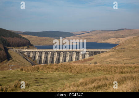 Nant-y-moch diga del serbatoio, Pumlumon, parte di Statkraft Rheidol idro-schema elettrico. Foto Stock