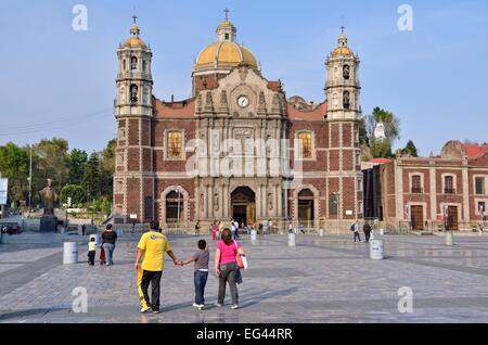 Antica basilica, Basilica di Nostra Signora di Guadalupe, Basilica de Nuestra Senora de Guadalupe, Città del Messico, del Distretto Federale, Messico Foto Stock