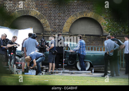 Tom Hardy scene di film per i Kray Twins biopic 'Legenda', sulla posizione a Londra con: Tom Hardy dove: Londra, Regno Unito quando: 14 Ago 2014 Foto Stock