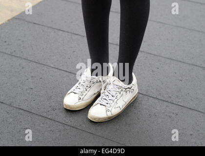 La città di New York, New York, Stati Uniti d'America. 14 Febbraio, 2015. Nadia Dhouib arrivando a Lacoste pista show di New York City - Feb 14, 2015 - Foto: Pista Manhattan/Charles Eshelman/picture alliance/Alamy Live News Foto Stock