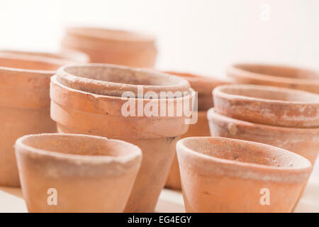 Collezione di antiche ceramiche vasi della piantatrice Foto Stock