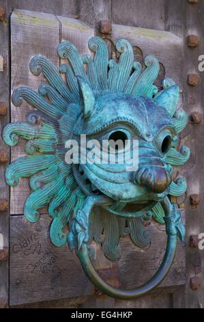 Bronze Brougham Hall porta respingente. Brougham Hall Penrith Cumbria Inghilterra England Regno Unito Foto Stock