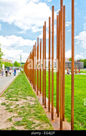 Memorial al muro di Berlino in Bernauer Strasse, il 09 giugno 2013. Foto Stock