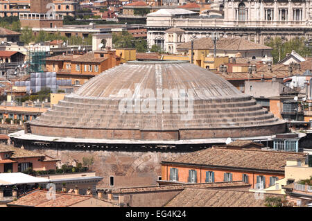 La cupola del Pantheon con il foro nella parte superiore, Roma, Italia Foto Stock