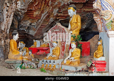 Statue di Buddha nella grotta Kawgun / Kaw Gunn grotta nei pressi di Hpa-an, Kayin Membro / Karen Stato, Myanmar / Birmania Foto Stock