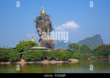 Kyauk Ka Lat Pagoda in montagne carsiche nei pressi di Hpa-an, Kayin Membro / Karen Stato, Myanmar / Birmania Foto Stock