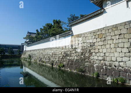 Il fossato esterno del Castello di Nijo a Kyoto, Giappone Foto Stock