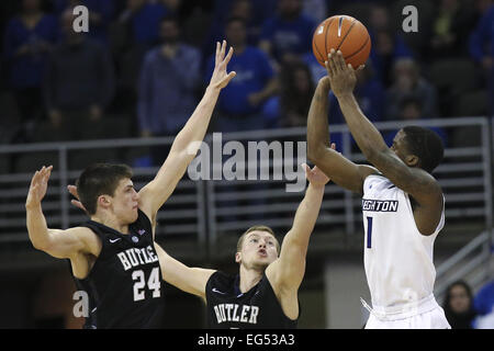 Omaha, Nebraska, Stati Uniti d'America. Xvii Feb, 2015. Creighton Bluejays guardia CHATMAN AUSTIN (1) scatta una jump shot. Il maggiordomo sconfitto Creighton (58-56) in un gioco tenuto presso il Centro CenturyLink in Omaha, Nebraska. Credito: Mark Kuhlmann/ZUMA filo/ZUMAPRESS.com/Alamy Live News Foto Stock