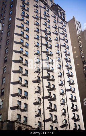 Condizionatori di aria germoglio di windows in hotel a New York su Mercoledì, 11 febbraio 2015. © Richard B. Levine) Foto Stock