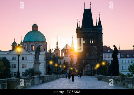 Praga, il Ponte Carlo e sulle guglie della Città Vecchia Foto Stock