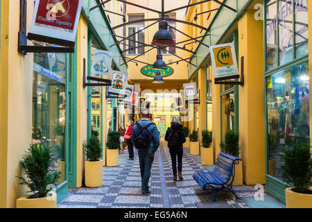 Passaggio in Prague Old Town Foto Stock