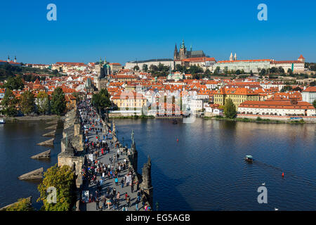 Vista dalla Torre del Ponte della Città Vecchia di Praga Foto Stock