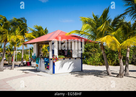 Una spiaggia chiosco sulla Princess Cays, Bahamas, dei Caraibi. Foto Stock