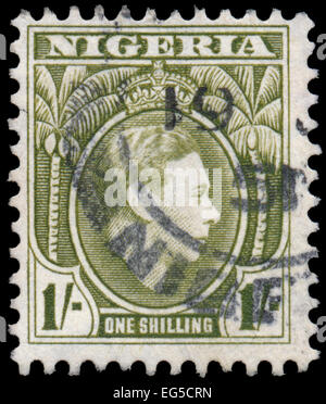 NIGERIA - 1946 CIRCA: un timbro stampato in Nigeria mostra immagine del re George VI, serie, 1946 circa Foto Stock
