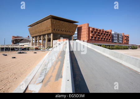 Vista della Masdar Institute of Science and Technology, Abu Dhabi Foto Stock