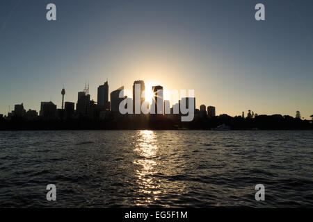 Una fotografia di alcuni edifici alti a Sydney in Australia, come si vede dal Giardino Botanico sul Porto di Sydney. Foto Stock