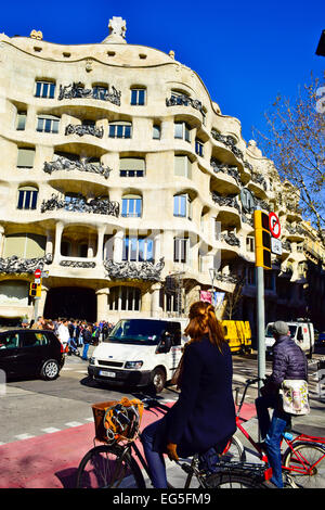 Mila house aka La Pedrera, progettato da Antoni Gaudi architetto. Barcellona, in Catalogna, Spagna. Foto Stock