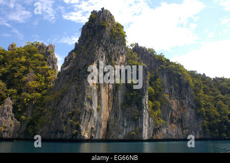 Paesaggio. El Nido. Filippine. El Nido (ufficialmente il comune di El Nido) è una prima classe comune e reso gestiti Foto Stock