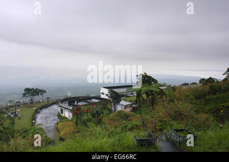 Bicol vecchia casa di riposo. A sud-est di Luzon. Filippine. Salceda ravviva Mayon casa di riposo. La casa di riposo è stato costruito inizialmente dal Foto Stock